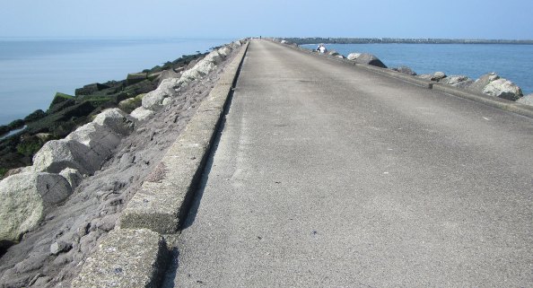 Aan-de-buitenkant-barstte-het-van-het-speldaas