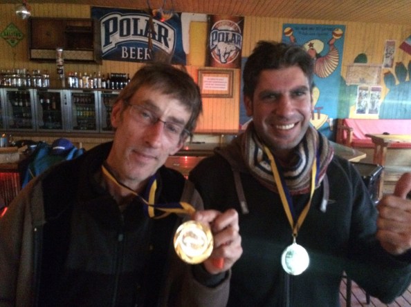 Ik kijk een beetje zuinig dan wel arrogant, maar ik ben écht wel net zo blij als Ghyas hoor! Foto Hans Hendriks.